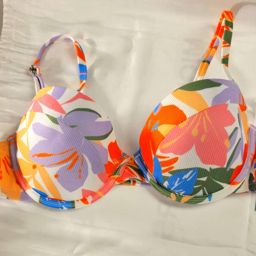 NWT Cupshe Colorful Floral Bikini Top